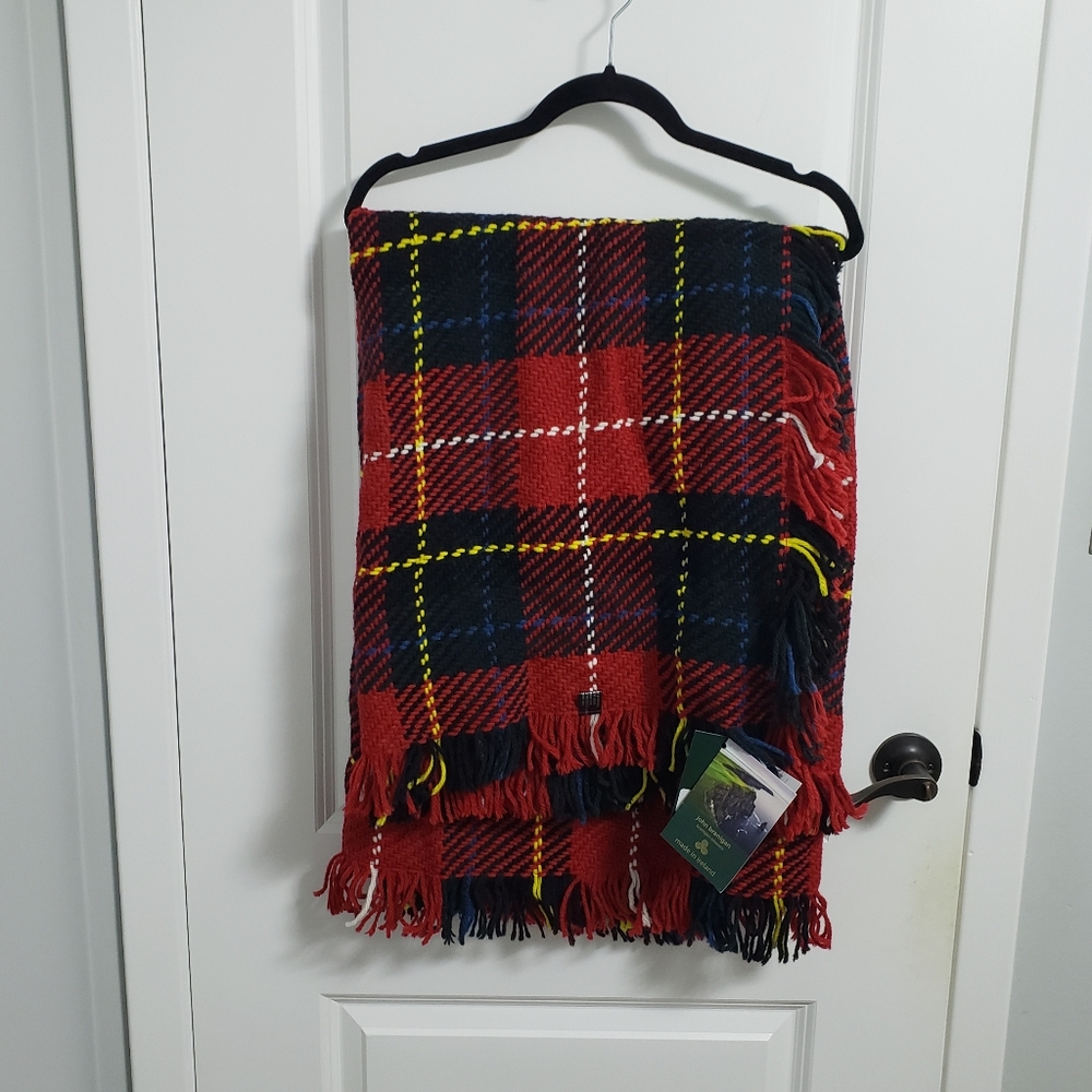 JOHN BRANIGAN O'Shea Tartan Red Throw
